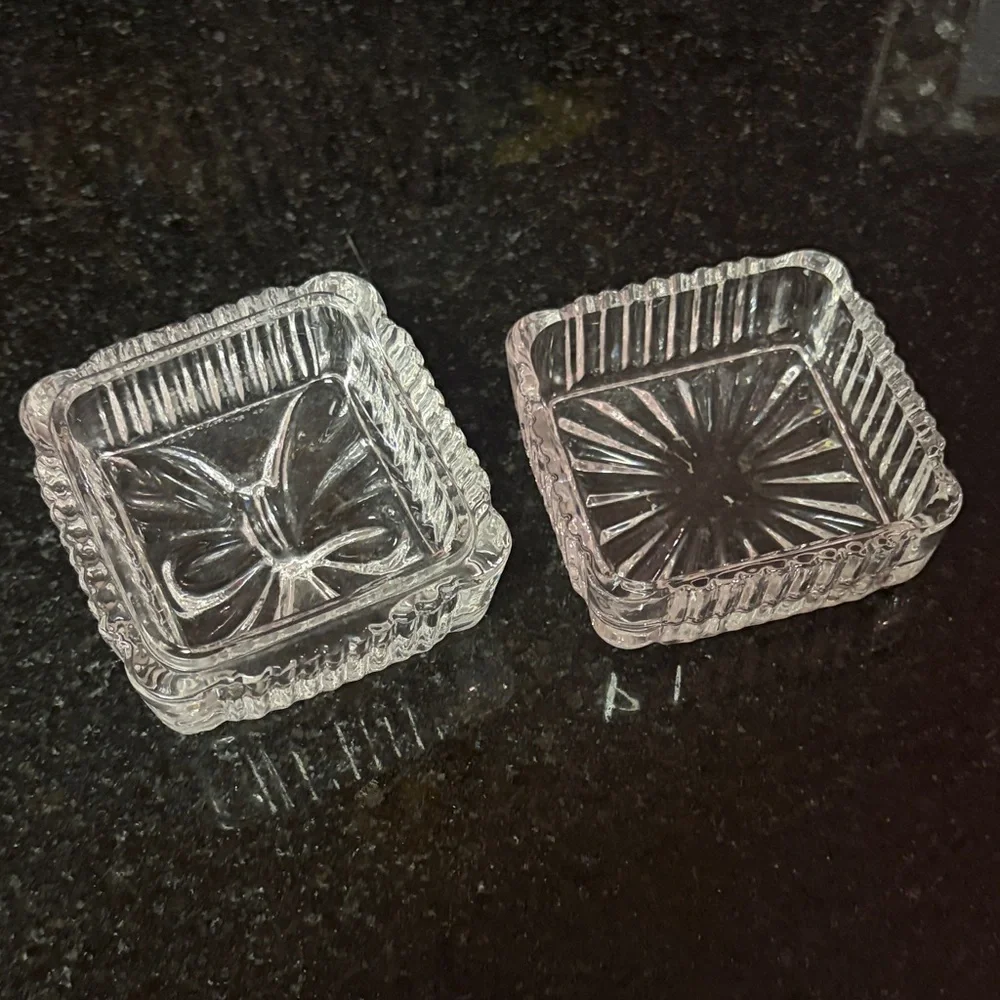 Industries Crystal Clear 24% Lead Crystal Bow Trinket Box EUC